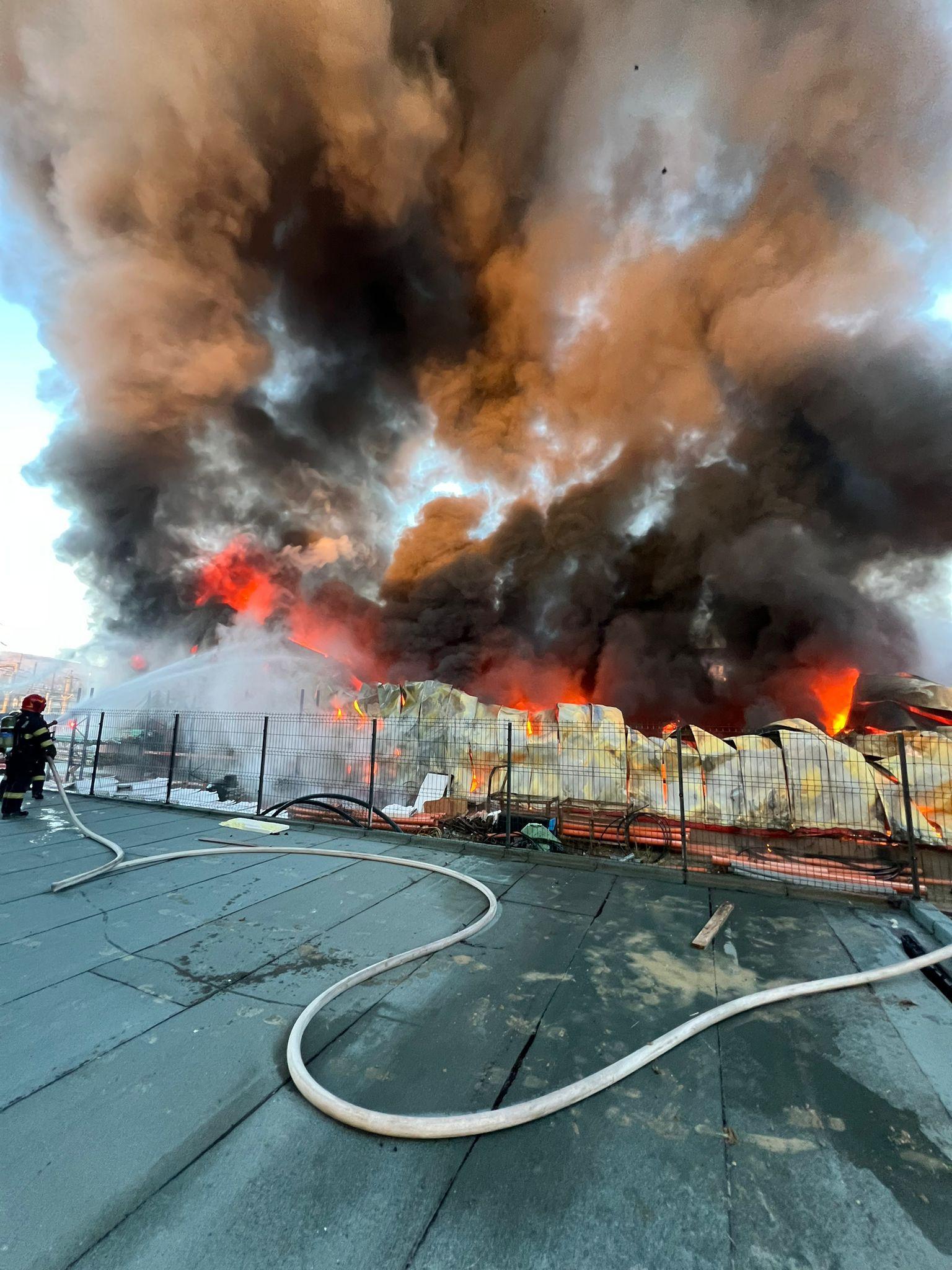 incendiu depozitul Kazan.jpg