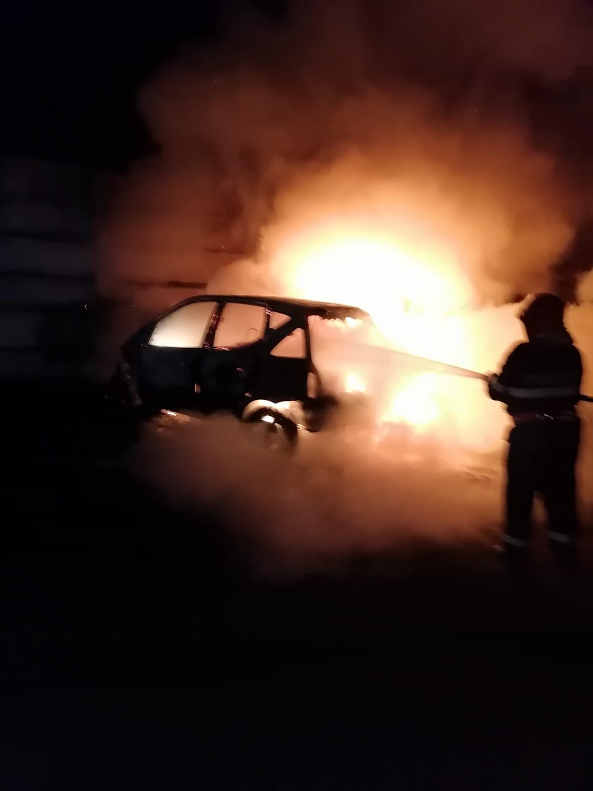 incendiu autoturism iclod.jpg