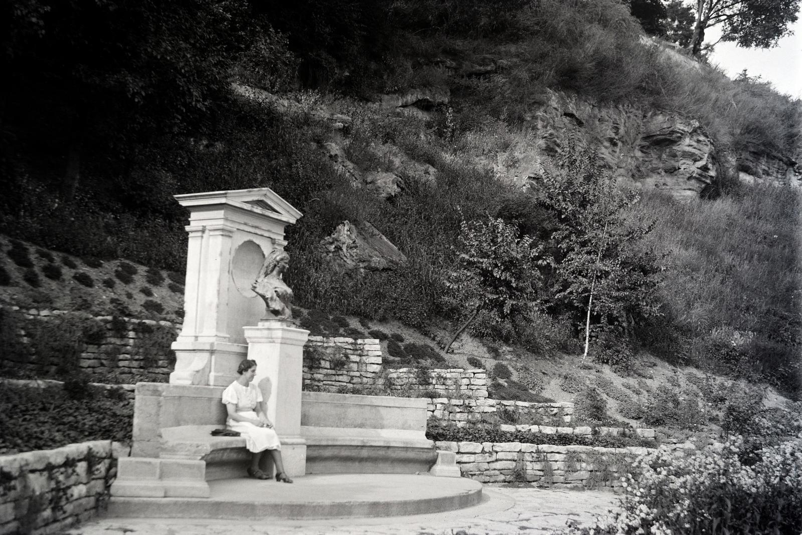 monument sisi trecut.jpg