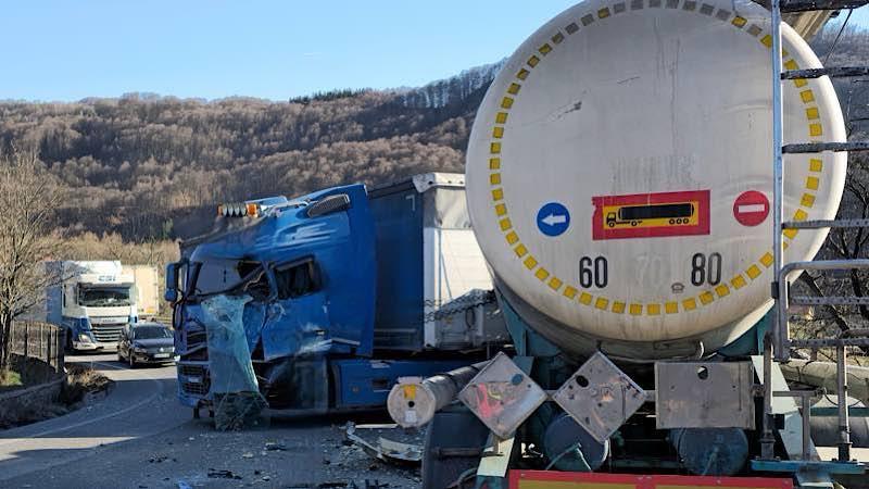 accident piatra craiului.jpeg