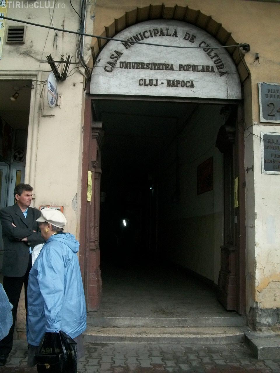 Scandal la Casa Municipala de Cultura Angajatii nu pot intra in