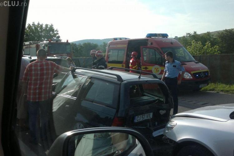 Accident în Floresti, lângă hotelul West City! Trei mașini s-au ciocnit 