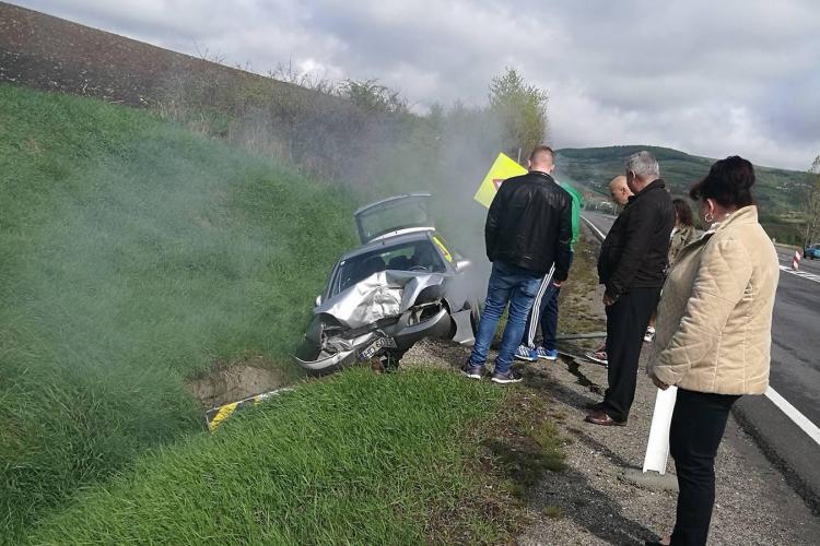 Accident la intrare în Mărtinești! Șoferul a intrat într-un cap de pod - FOTO