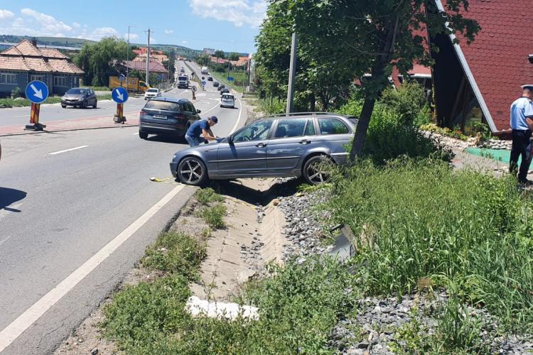 Accident grav la Tureni! O persoană a rămas încarcerată VIDEO