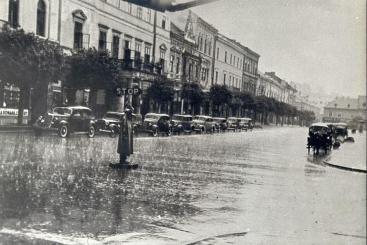 Imagine superbă din Cluj, 1949. Parcă e din New York -ul anilor '50 - FOTO