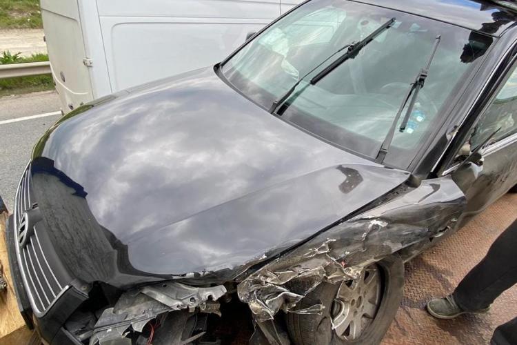 Accident pe centura Apahida: VW făcut praf de un camion cu bușteni - FOTO   