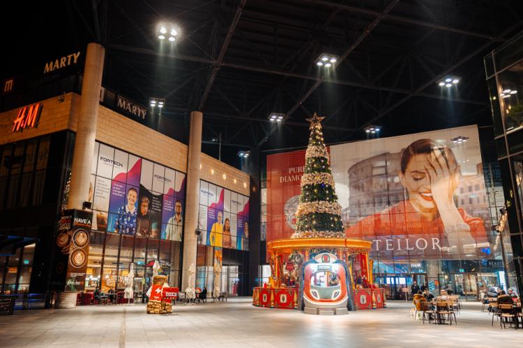 Iulius Mall Cluj te ajută să te vezi și anul acesta cu Moș Crăciun și ți-a pregătit mii de cadouri, în valoare de 50.000 de euro 