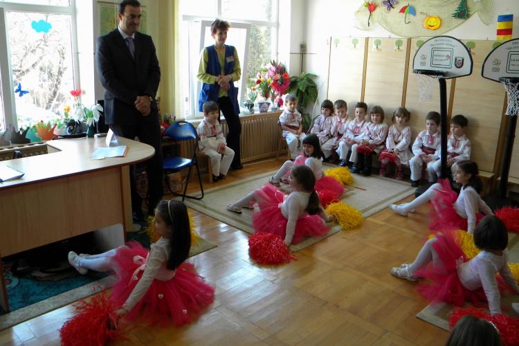 Dansul copiilor de la gradinita "Mica Sirena" pe Imnul PDL este anchetat de Inspectoratul Scolar Cluj 