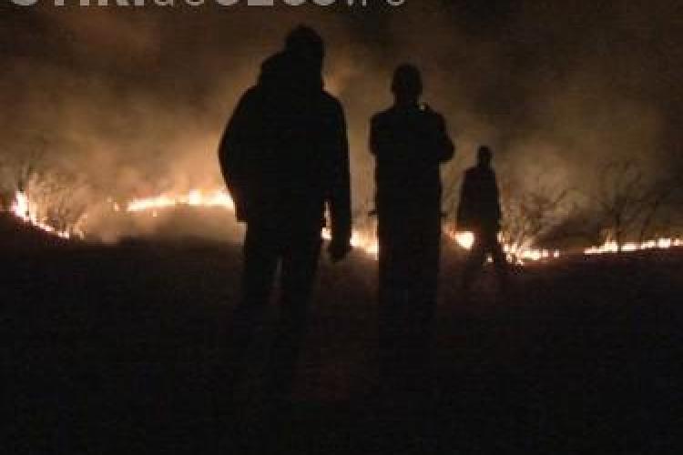 Incendiu de vegetatie langa Gherla - VIDEO