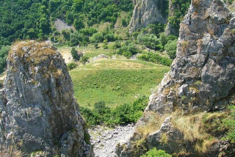 Cheile Tureniului- Perla ascunsă a munților Clujului/ Ce drumeție extraordinară puteți face prin minunile Cheilor Tureniului, la doar 20 km de Cluj