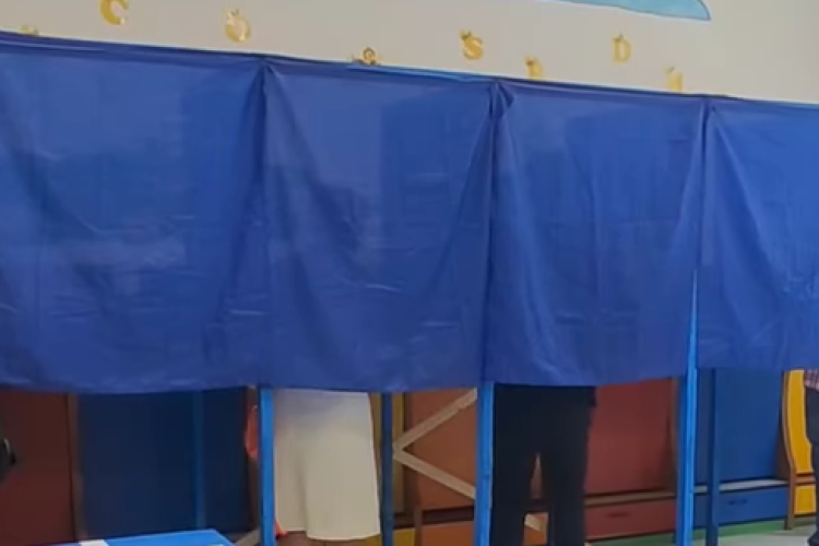 Incidente electorale în Cluj! Doi clujeni au intrat împreună în cabina de vot