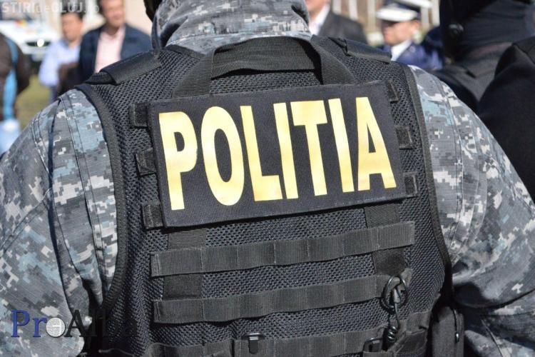 Traficant de substanțe interzise, prins în flagrant în Florești! Polițiștii au găsit aproape 20 de kilograme de ,,marfă’’ în casa bărbatului -FOTO și VIDEO