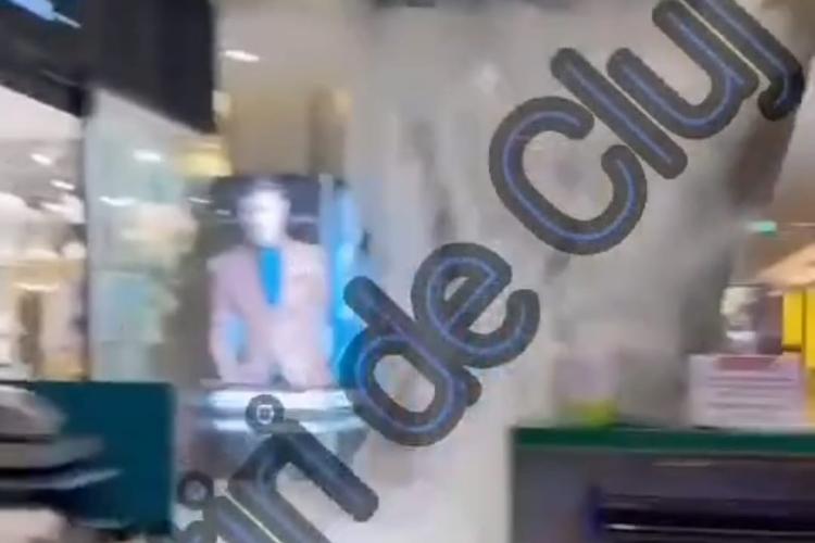 Ce spun reprezentanții Iulius Mall, după ce tavanul s-a prăbușit din cauza ploilor: „Ne cerem scuze clienților” - VIDEO 