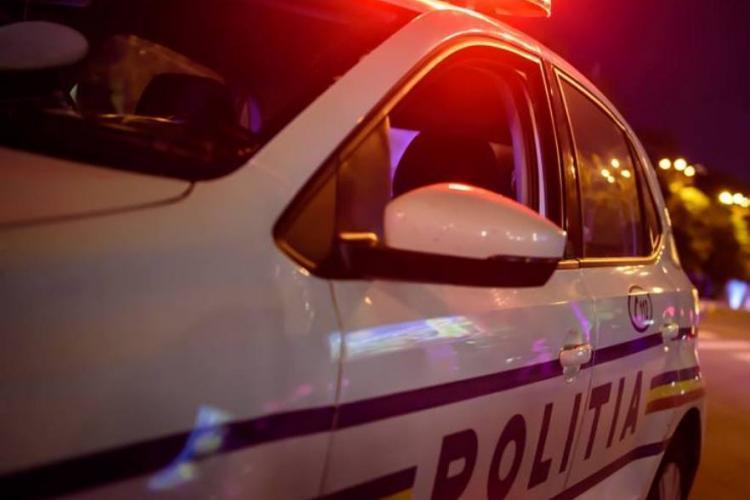 Un șofer beat turtă a distrus poarta unei case din Florești. Bărbatul avea o alcoolemie uriașă 