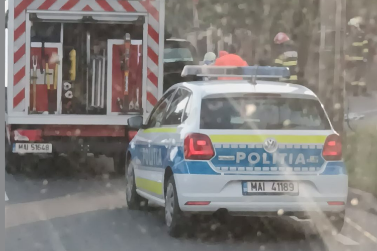 Accident pe strada Corneliu Coposu din Cluj-Napoca. Un bărbat a rămas încarcerat- VIDEO