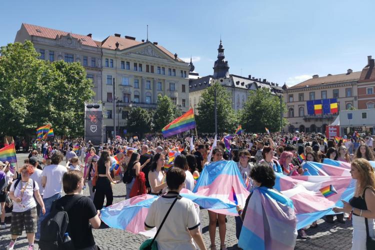 Marșul Cluj PRIDE 2024! Clujul a îmbrăcat culorile curcubeului/Peste 1000 de tineri au ieșit pe străzi pentru a sărbători diversitatea-FOTO/VIDEO