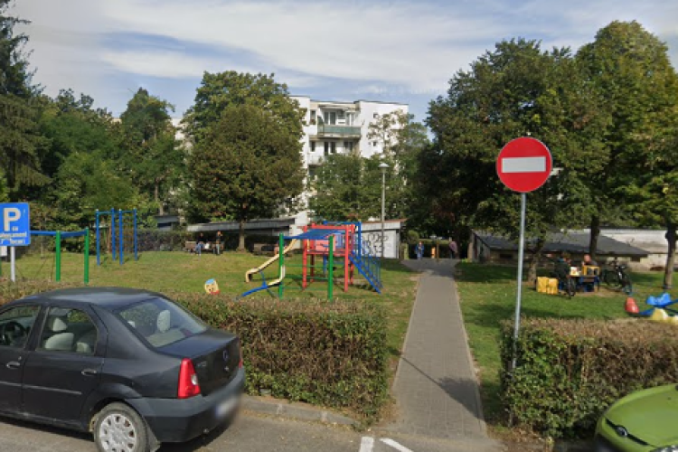 Cluj: Un parc din Gheorgheni a devenit loc de adunare pentru indivizi dubioși. Clujenii cer camere video:  Agasează trecătorii cerșind și vorbind vulgar
