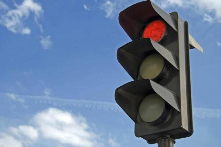 Apar noi semafoare în Cluj-Napoca! Conducatorii auto și pietonii sunt rugați să circule cu prudență