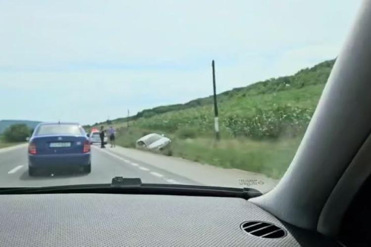 O șoferiță de 68 de ani din Cluj-Napoca a adormit la volan și a provocat un accident la intrarea în Gherla FOTO VIDEO