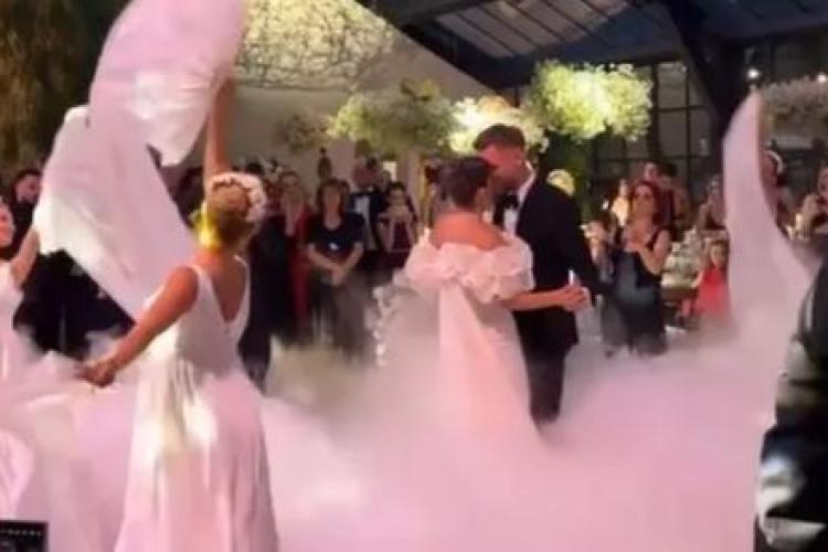 CA-N FILME Probabil cel mai frumos moment de la ultimele nunți ale vedetelor din Romania VIDEO