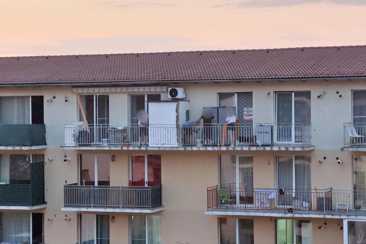 Cluj: Imaginea zilei vine din Florești: „Au zidit o baracă în balcon, cred că dacă aveau loc făceau și o piscină” - FOTO