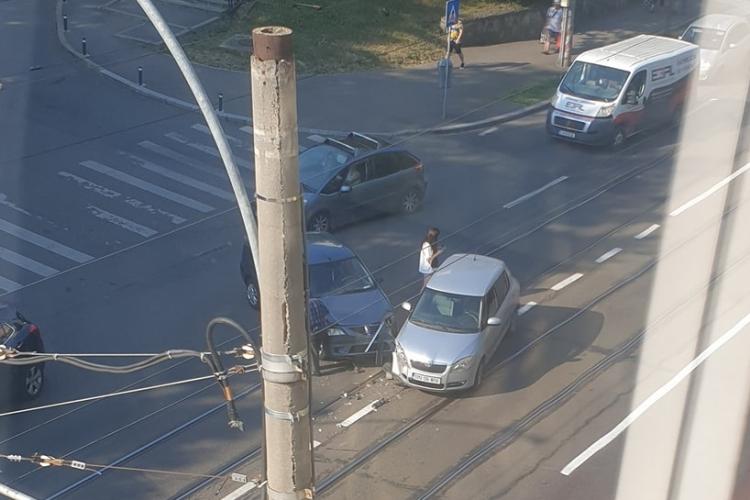 Cluj: Accident rutier pe Aleea Clăbucet. Două mașini au fost implicate