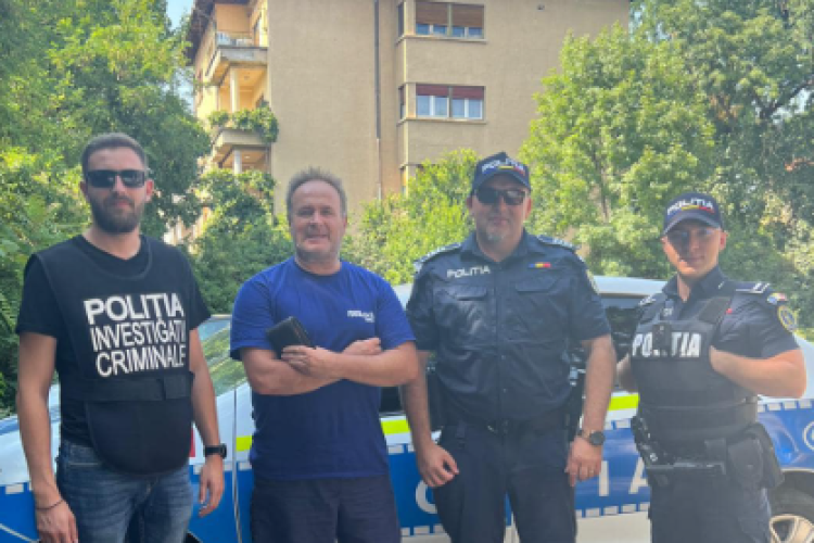 Portofel cu 15.000 de lei, recuperat de polițiștii clujeni. Un bărbat îl pierduse într-o benzinărie din Cluj  - FOTO 