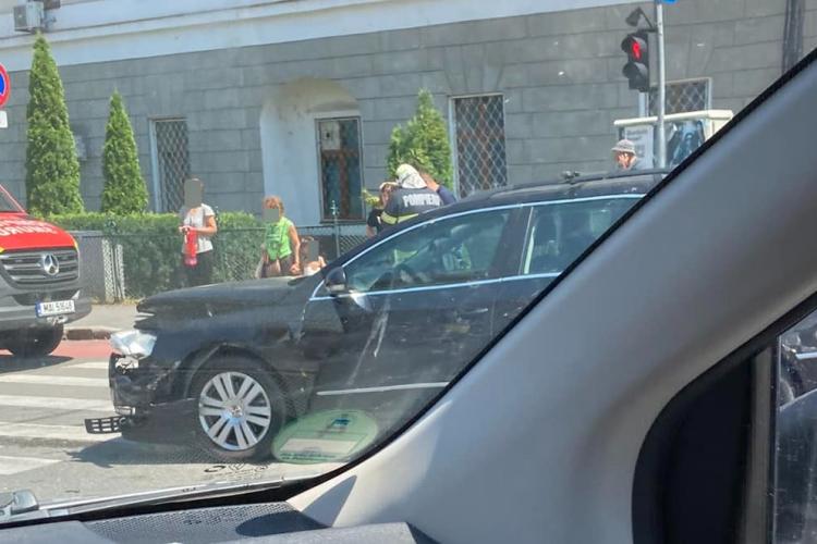 Cuj: Accident rutier pe strada Posada, în apropiere de Piața Timotei Cipariu. Medicii au intervenit de urgență