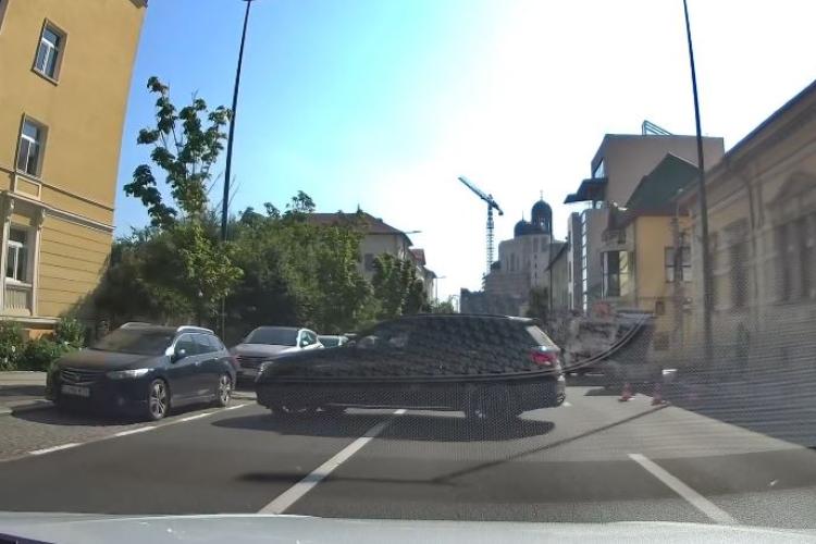 Când ai o mașină de tip SUV, nu se mai aplică regulile de circulație la Cluj? Vezi ce amendă riscă șoferul VIDEO