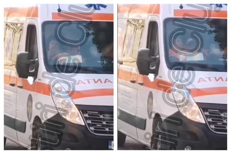 Cadru medical filmat în timp ce fuma în Ambulanță, în față la UPU Cluj.  La doar câțiva metri era locul special pentru fumat- VIDEO EXCLUSIV