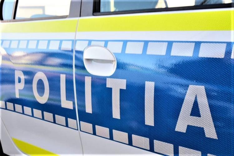 Clujean de 31 de ani, reținut de polițiști după ce și-a amenințat iubita minoră. Bărbatul voia să o împiedice să-l reclame la poliție