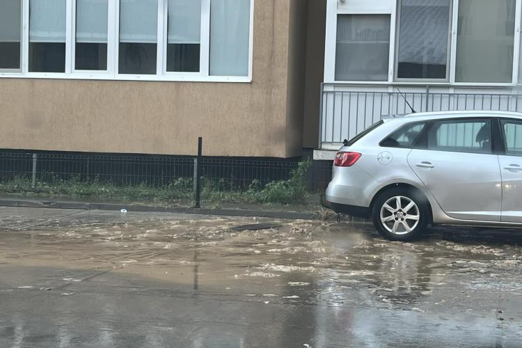 Inundații în Florești, după ce a refulat canalizarea: „Nu pot sta cu geamul deschis că intră mirosul în casă”/„Trebuia să stai la tine-n sat”