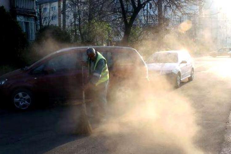 Clujean de pe strada Veseliei, disperat din cauza poluării cu praf: „Se ridică tone de praf în urma vehiculelor”