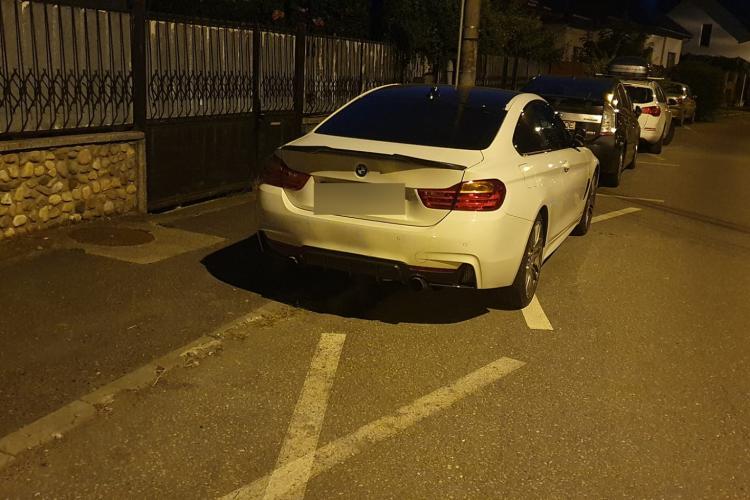 Șoferii de BMW nu țin cont de marcajele rutiere din Cluj-Napoca. ,,Tu crezi că X-ul marchează locul tău?” - FOTO