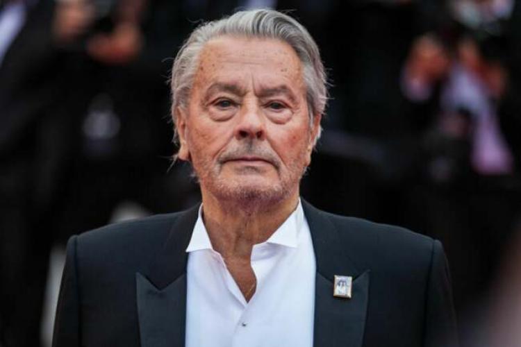 Celebrul actor francez Alain Delon a murit. Legendarul star de cinema s-a stins din viață la 88 de ani, după ce a pierdut lupta cu cancerul 