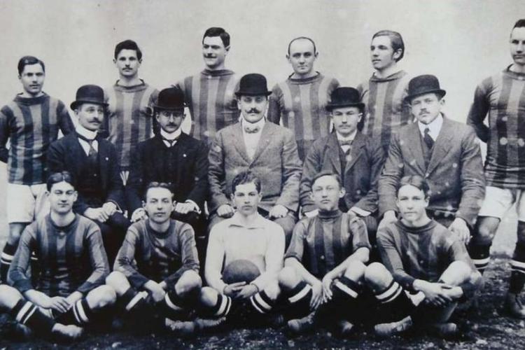 Cum arătau jucătorii de la CFR Cluj în 1911? Au disputat patru meciuri legendare împotriva celor de la Galatasaray 