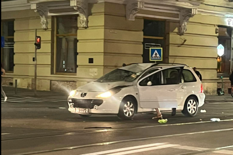 Grav accident pe strada Horea din Cluj-Napoca. Un biciclist a fost rănit grav/ UPDATE:  Biciclistul a murit -FOTO/ VIDEO