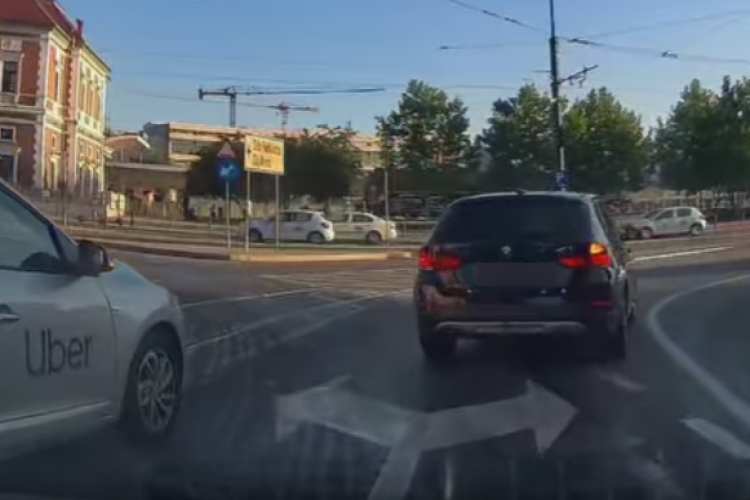 Tupeu masiv pentru un șofer de ridesharing pe o stradă din Cluj: ,,Nu prea le ai cu încadrarea, așa-i?” - VIDEO