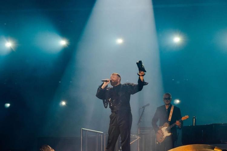 VIDEO. Sam Smith, show total la UNTOLD 2024. Artistul britanic cu voce angelică a impresionat și prin multiplele ținute extravagante - Vezi FOTO