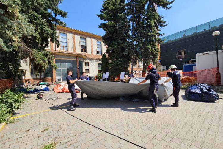 Exercițiu major de simulare a dezastrelor, organizat de Universitatea de Medicină și ISU Cluj, pe șantierul proiectului de reconversie urbană al IULIUS