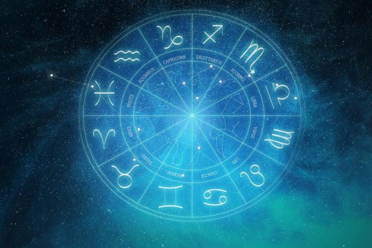 Impactul Superlunii Albastre asupra zodiilor. Fenomenul aduce energii puternice/Destinul a patru zodii se va schimba radical