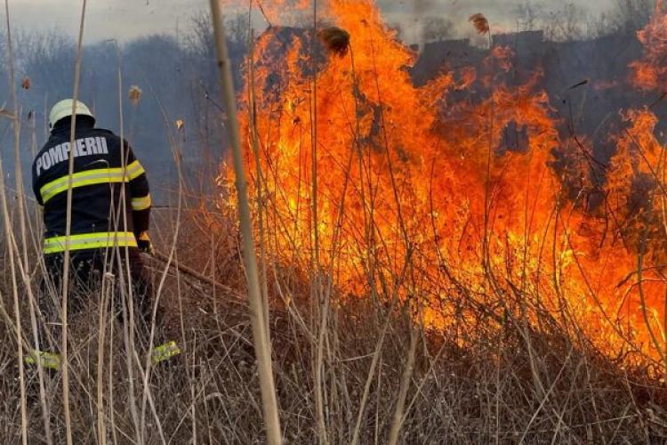 Tragedie în Cluj! Un bărbat a murit după ce a dat foc unor buruieni uscate