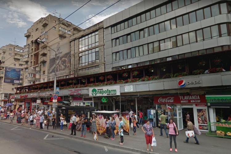 Funcționa fără acordul Primăriei Cluj-Napoca! Comerciant din Piața Mărăști, amendat de Poliția Locală și obligat să-și închidă magazinul