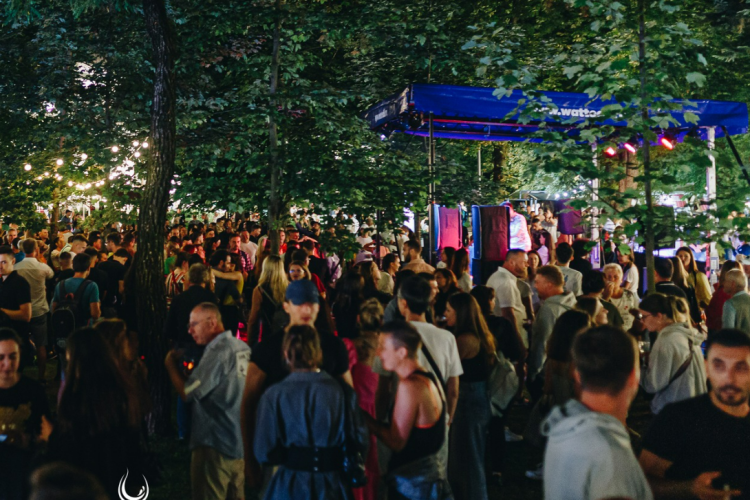 Cel mai mare festival de vinuri de pe toate continentele în Parcul Central din Cluj-Napoca. Intrarea este liberă