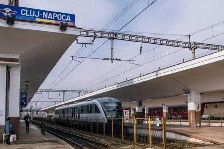 Un tren cu destinația Cluj-Napoca are întârziere de aproape 6 ore. Anunțul făcut de CFR Călători