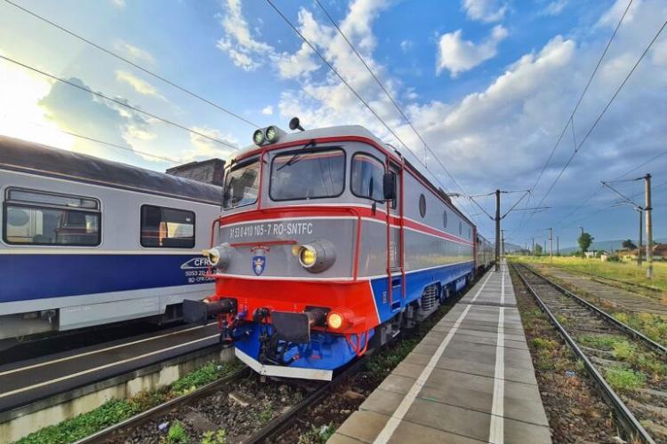  Întârziere de peste 6 ore pentru trenul București - Cluj-Napoca. Liniile de contact au fost rupte, din cauza unui tren de marfă care s-a defectat