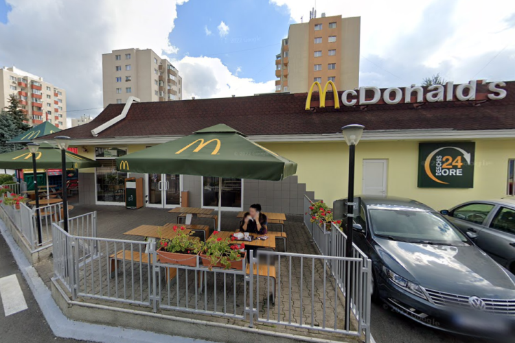 Șoferiță din Cluj, prinsă beată criță lângă McDonald's din Mănăștur! Le-a spus polițiștilor că a băut câteva beri pe stomacul gol