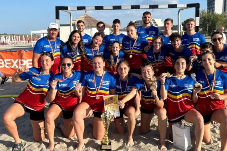 Medalii de aur pentru handbaliștii de la U Cluj! Au făcut senzație la Campionatul Național de Beach Handball din Mamaia