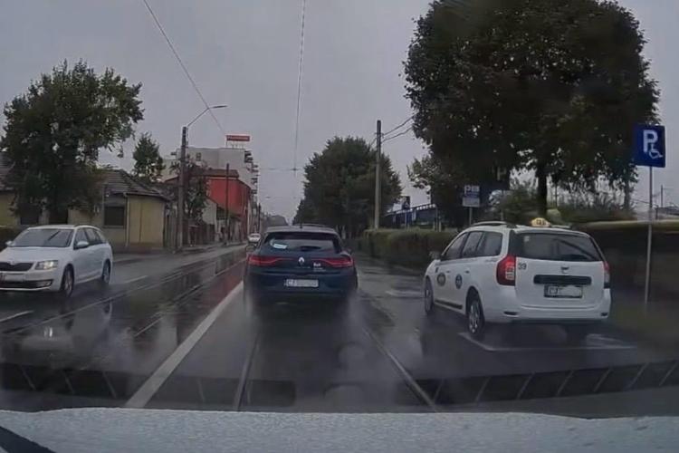 ,,Te mai miri că nu aveți clienți și vă mănâncă Bolt și Uber?”- Taximetrist din Cluj, criticat aspru după o manevră neinspirată în trafic - VIDEO