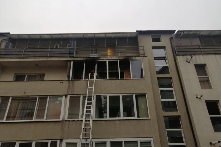 Incendiu la un bloc din Cluj-Napoca, în cartierul Bună Ziua. Intervin autospeciale ISU- FOTO